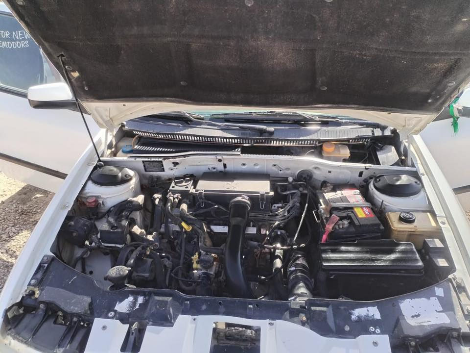 اسلام عليكم. سمند موديل 11  للبيع مكينه كير كفاله حداديه جديده   كهربائيات. كامله تبريد تتفئه. تايرات جدد باتري جديد  حداديه كامله فقد دبل الامامي نص عمر  مكينه وكير فرنسي رقم بابل.  تشرتي تقتنع داور ثاني يوم  السعر 49 مجال حق الجيه  رقم صاحب السياره ***********
