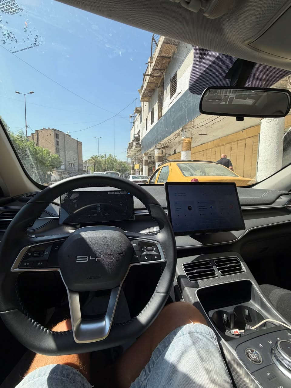 السلام عليكم بي واي دي ٢٠٢٥ بيه طخة بجاملغ الخلفي وطخه بلدواسه ماشيه ١٤ السعر ١٨٧٠٠ وبيه شي بسيط مكاني بغداد *********** حمانا, بعبدا
