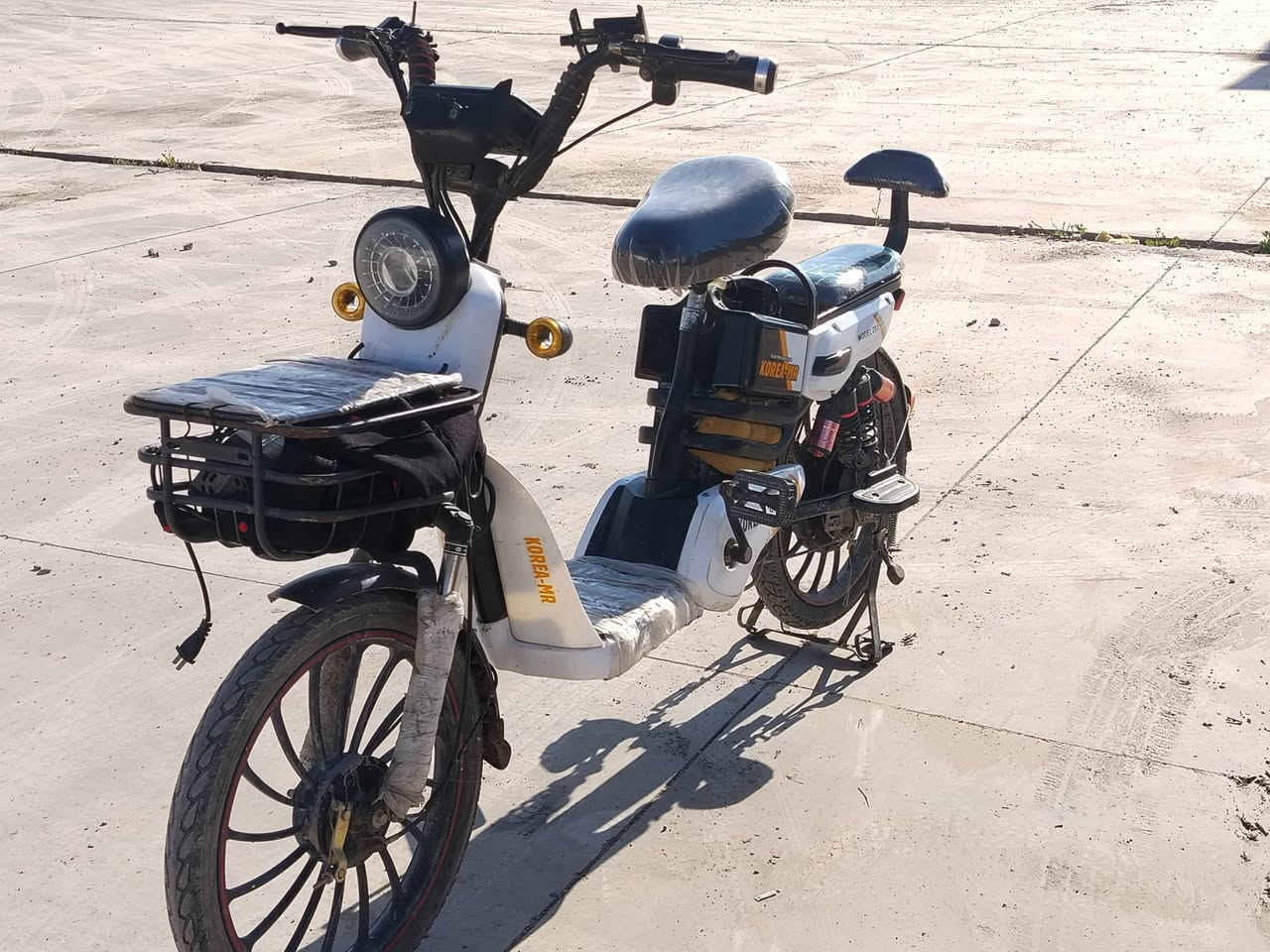 سلام عليكم
دراجه شحن نظيفه للبيع 
***********
