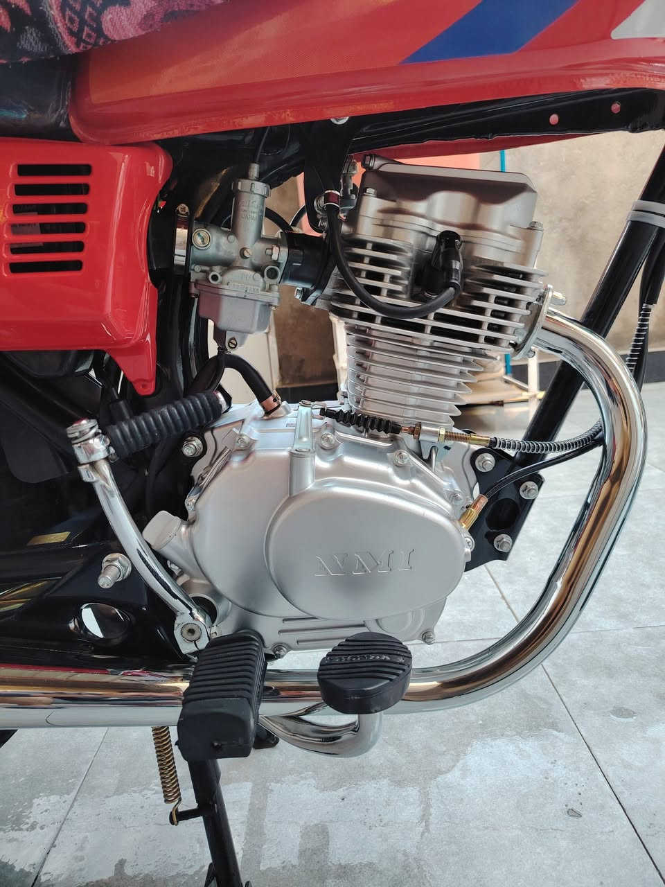 للبيع السعر ٩٠٠ بدون اوراق ***********
