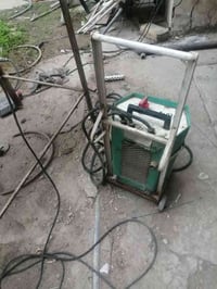 ماكنة لحام بلغارية مال مؤسسة نظيفة جدا وشغالة للتقييم والبيع المكان بغ...