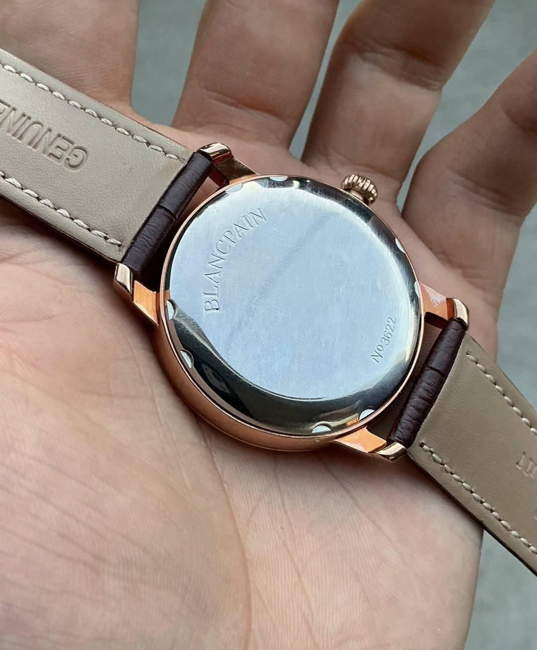 السلام عليكم ساعة BLANCPAIN رجالي
مكينة سويسري روندا
قطر 41
نظافة تامة
ارقام رومانية مميزة
نافذة للتاريخ
بك معلم
85 الف


**إذا كنت صاحب هذا الإعلان وتريد حذفه لأي سبب، رجاءا أرسل رسالة إلى الدعم الفني**