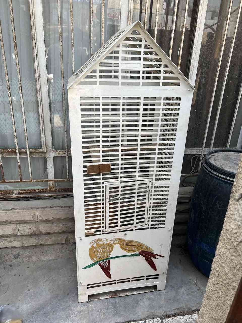 قفص حديد يرهم كل انواع الطيور
ارتفاع 150
عرض 55
نزال 35 
مكاني بغداد عامريه


**إذا كنت صاحب هذا الإعلان وتريد حذفه لأي سبب، رجاءا أرسل رسالة إلى الدعم الفني**
