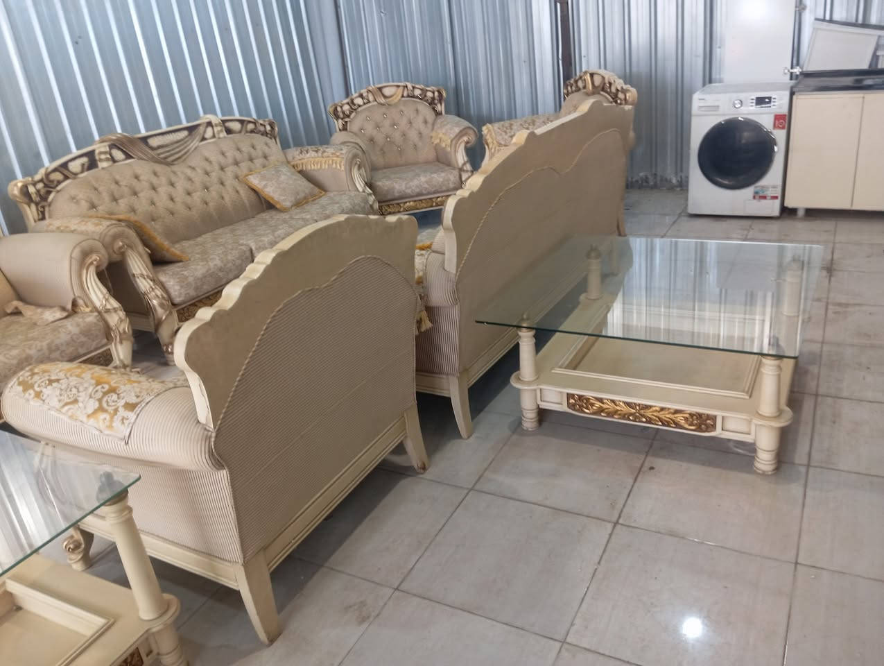 تخم تركي اصلي ثقيل اخو الجديد مع ماصه وسطيه كبيره وثنين وسط  ١٠ نفرات العنوان بابل المدحتيه قرب معهد ستاذ خالد مقابيل المنتزه لاستفسار خاص ***********
