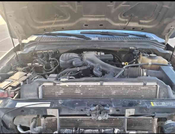 السلام عليكم لبيع فورد سوبر ديوتي  موديل  2008 

محرك  بنزين  v10  كير عادي 

كير  ومكينه  بشرط 

السعر 95 

0770 772 3066 

 ,  لاتصال  واتساب أو عادي 

 ***********

غير متواجد  على  الفيس بوك
