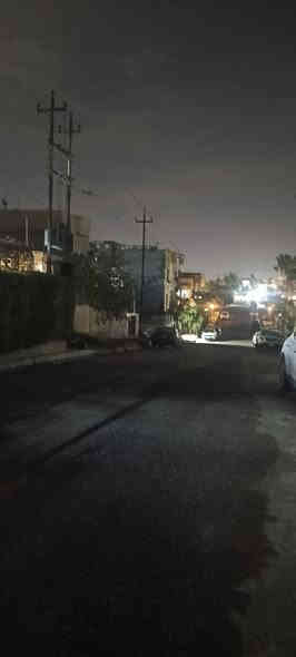 عروض مكتب اساور للعقارات 
دار للبيع في حي الكفاءات
300 متر واجهه 15
موقع مميز جدا قريب من سايدين
شارع تبليط 15 متر
شروق
طابقين
بناء نظيف صالح للسكن
شرط التحويل
سند طابو الزهور
لمعرفه السعر اكتب تم ليصلك على الخاص
للاستفسار زياره المكتب سايدين البحرين مقابل مطعم احمد الحاج صلاح
***********
***********
