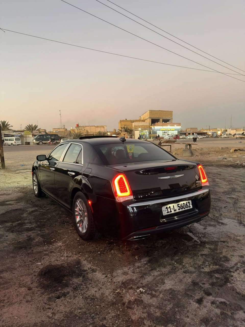 السلام عليكم اخوان
أوباما 22/18 بلاتينيوم 

مكينه هيمي 5700

ماشيه 80 الف ميل 

السياره بيه قطعتي جاملغ خلفي وبنيد 

موصفات فول داخل صاج 

كوب حار وبارد 

خزن مومري ستيرن كهرباء 

كشن تدفاء وتبريد 

وبعد موصفات ال c معروفه 

ويل مكسيكي اصلي تخم تاير

سياره جاهزه لأخير 

‭0781 261 4560‬
