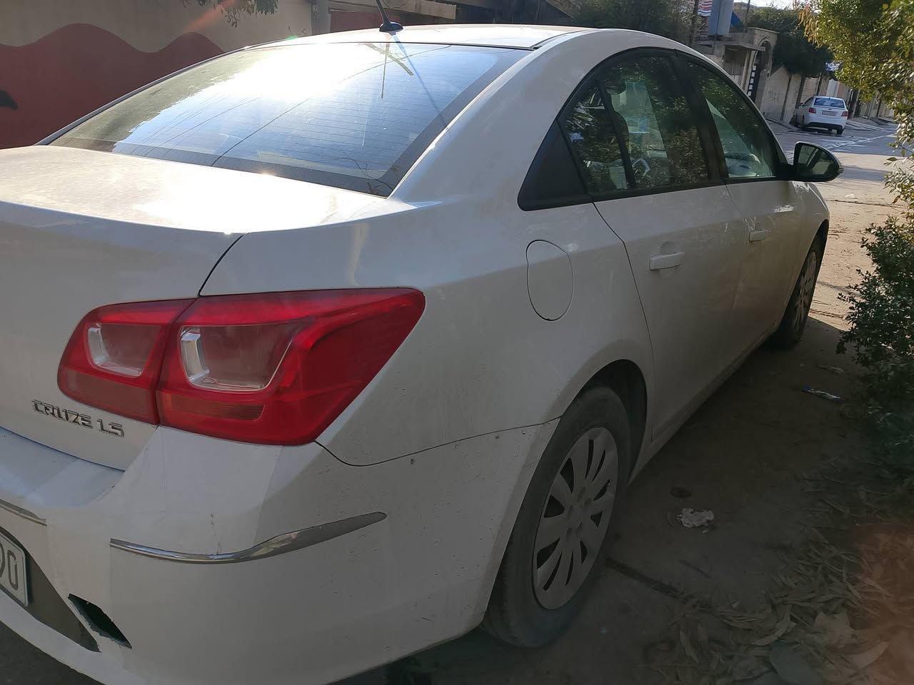 بسم الله الرحمن الرحيم 
كروز خليجي 2016 للبيع او مراوس حسب القناعة 
محرك 1800 المرغوب 
كير ومحرك شرط 
مواصفات LS 
شاشة وكامره 
جامات اوتو 
كير AT
اشاير بالمرايات 
كروز سرعة 
تحكمات استيرن جهتين 
داخل لونين 
ABS مانع انزلاق  
مكانها الموصل الجانب الايسر 
*********** 
السعر 85 وبيها مجال
