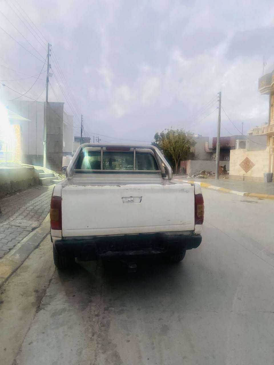 سلام عليكم بيكم مآل مزاد مديل 2005 سيارة جاهزة آي نقص مآبيه مكينه او كير بطه سعره 37بيه مجال مكان ديالى خانقين رقم هاتف ***********
