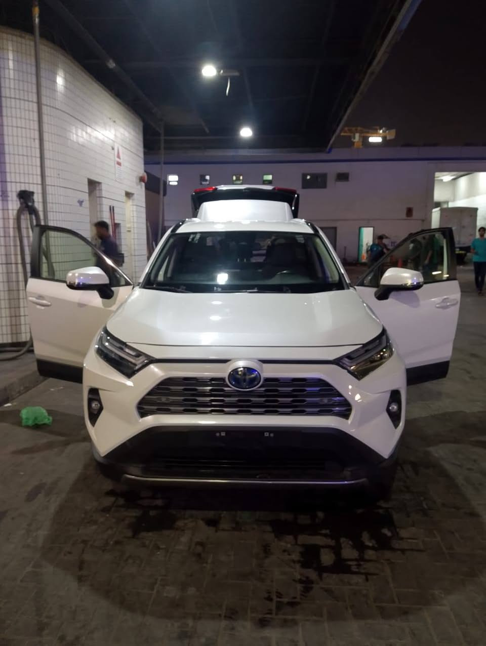 تويوتا رافور هايبرد ياباني موديل 2024 بيها صبغ جملوق امامي شبر فقط سياره مرقم نينوى بكتاب شهداء سعر  على اتصال ***********
