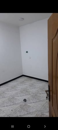 الدورة الميكانك • ٦٦م • معزول