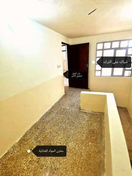 بيت للايجار حي الانتصار شارع 60 مقابيل مول كاسر الأسعار تبليط وخدمات كامله مساحته 100 متر طابقين يتكون من 3 غرف نوم وهولين واستقبال ومطبخ ومشتملات للطابقين وبيتونه 

سعر الايجار 300 الف للتواصل الاتصال 

***********

***********
