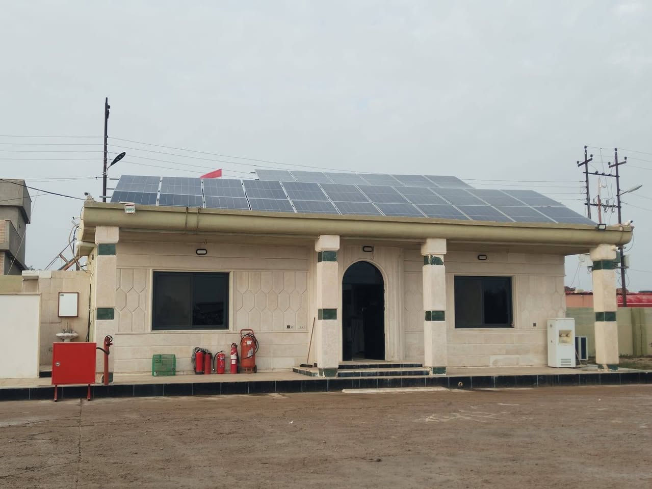 تم تجهيز وتنصيب منظومة طاقة شمسية ( تجاري )
بقدرة 16940W اي مايعادل (70Aنهاري – 40A ليلي )
في الموصل / محطه الريف العربي

وتتكون المنظومة من :
• ألواح شمسية عدد ( 28 ) بقدرة 605W نوع LONGI
• انفيرتر عدد ( 1 ) نوع Deye العملاق
• بطارية ليثيوم عدد ( 2 ) حجم 16K نوع فولت كايد حصرا
• بورد AC متكامل من قواعط دورة مع فيوزات مع مانع صواعق ارضي
خدماتنا في منظومة الطاقة الشمسية :
• ضمان الألواح ( 15 ) سنة وتدوم اكثر من ( 25 ) سنة
• ضمان البطاريات ( 5 ) سنة وتدوم اكثر من ( 10 ) سنة
• ضمان انفيرتر ( 5 ) سنة وصيانة مجانية ( 1 ) سنة كامله
• اعداد الكشف وتقديم الاستشارة المجانية
• التجهيز والتنصيب والتشغيل

توفر هذه المنظومة حلاً فعالاً ومستداماً لتأمين احتياجات الكهرباء مما يساهم في تقليل التكلفة والحفاظ على البيئة إذا كنت تبحث عن حلول طاقة موثوقة وفعالة , تواصل معنا الآن لتقديم الاستشارة المجانية ومناقشة احتياجاتك الخاصة .

العنوان : فروعنا منتشرة في كافة محافظة نينوى :

ناحية الكوير 

الموصل - حي الرفاعي - سايدين القسم
 
سهل نينوى - سايدين موصل كركوك

للطلب والاستفسار اتصل بنا على الأرقام التالية :
سرمد_
 ***********_***********
*********** -*********** /
*********** -*********** / 
==================================
نذكركم بأن فريقنا الهندسي والفني مستعد لتجهيز وتنفيذ كافة فئات مشاريع منظومات الطاقة الشمسية في محافظتنا العزيزة وجميع اعمالنا مشمولة بالضمان الحقيقي .
سرمدللطاقه الشمسيه 
الوكيل الحصري لـ شركة VOLT GUIDE
جـــودة - ابـتـكـار - ضـمــان
