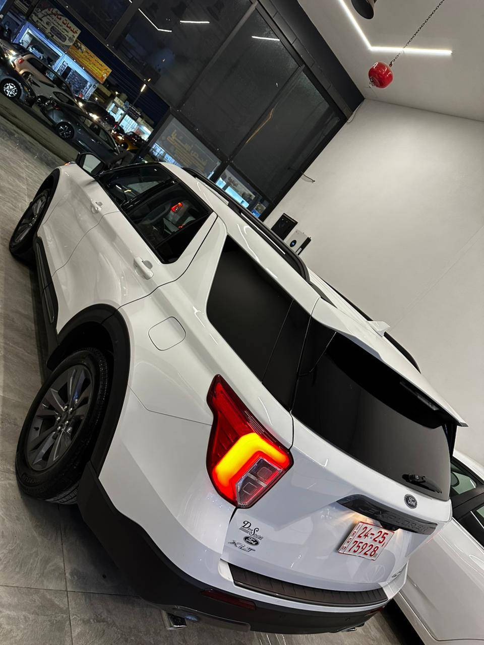 النوع : فورد اكسبلورر XLT

الموديل : 2023

اللون :ابيض 

 العداد : 32  الف مايل 

السعر : 260 ورقه $

الضرر : كما موضح في الصور بدون صبغ بدون تبديل
بدون رقم تترقم محافظات الإقليم 

المواصفات : XLT AWD
فور ويل 
بصمة
بصمات ابواب 
شاشه سوني لمس
ستيرن تدفئة 
كراسي تدفئة 
كراسي امامي كهربائي 
كراسي جلد 
صندوق كهربائي 
حساسات خلفية
لد امامي وخلفي
تشغيل عن بعد
بصمة ترحيب 
بلاجيكتور
تبريد خلفي
عدد المقاعد (7) راكب
رادار  امامي وخلفي
كاميرة خلفية
كشافات
اوتو ستوب
دبل صالنصه
ويل كب 20 
محرك 4 سلندر توربو 

العنوان : كركوك شارع المعارض
معرض العدل لتجارة السيارات الحديثه 
للاستفسار الاتصال على 👇
***********
***********
***********
