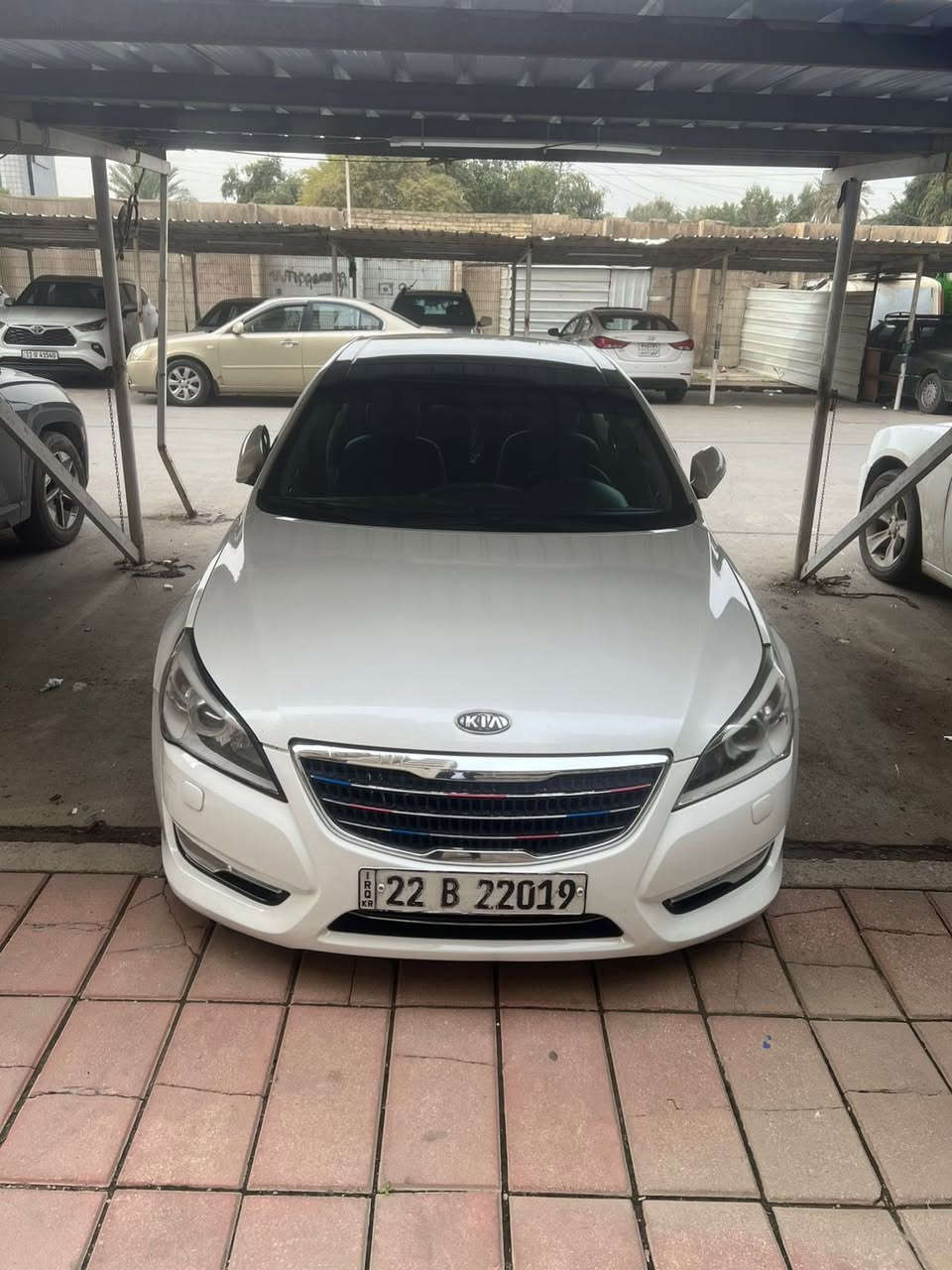 كاتنزه 2011 مكفوله فول 1/1 خليجيه رقم اربيل باسمي تحويل ثاني يوم بيها فقط ملاحضات بسيطه جدآ السياره حيل جديده محرك 6 سلندر 
السعر 122 رقم الهاتف ***********
