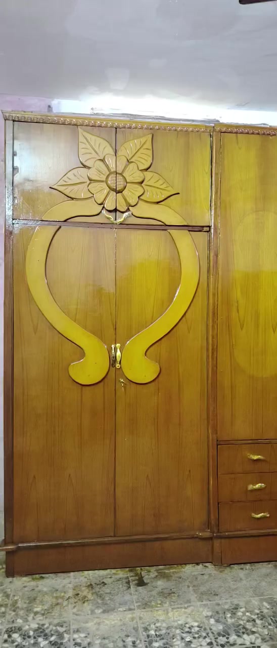 غرفه صاج عراقي نضيفه ٦ابواب ملحق السعر 500 بيه مجال قليل السكن الحسينيه الراشديه بغداد بوجد توصيل بل اجره التواصل على الرقم *********** الضهر جرجوبه
