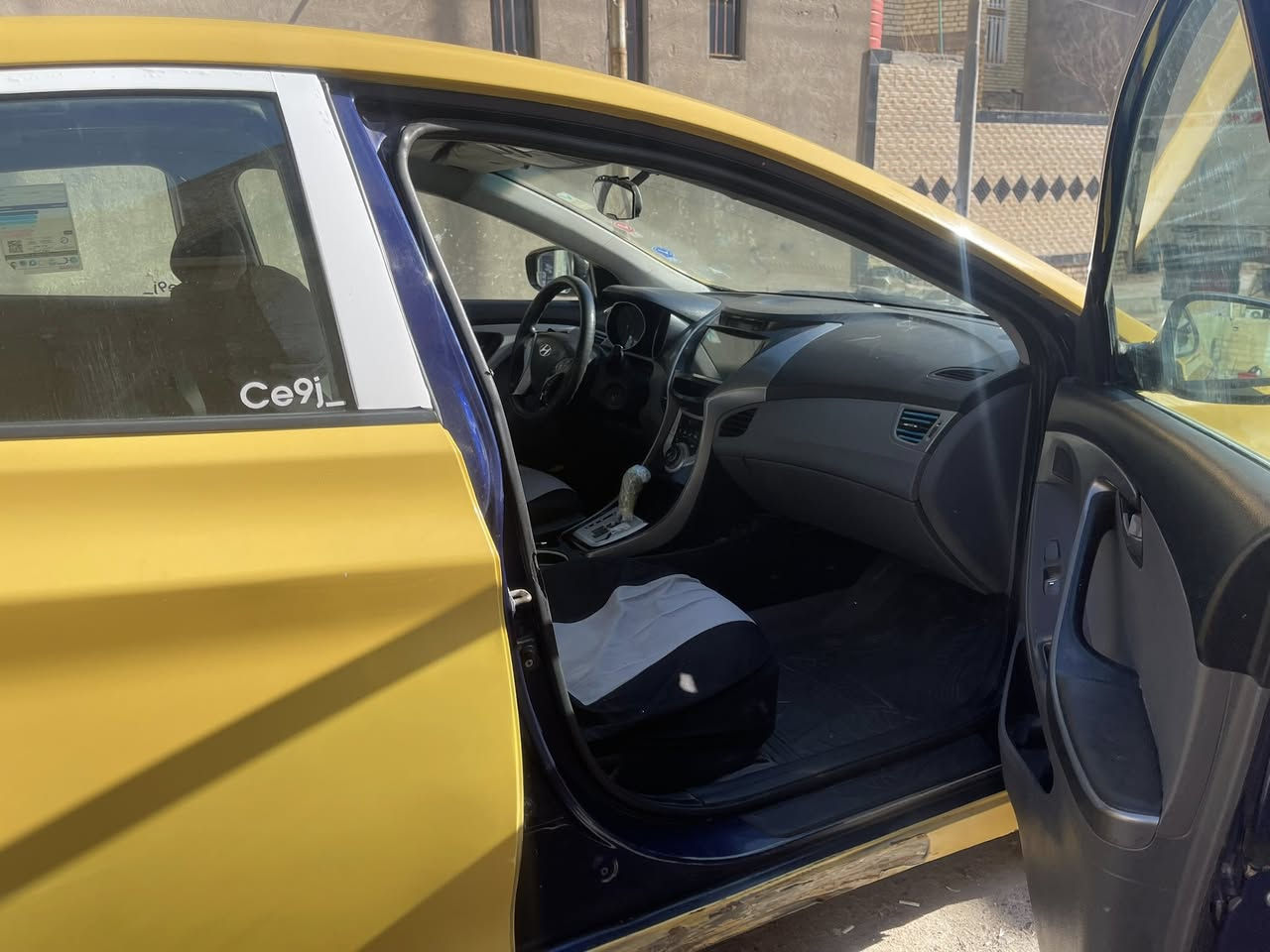 سلام عليكم النترا مديل ٢٠١١  وراد مريكي حادث جاملق ومصلح  وبيه باب وره سايق مبدل باب قديم عندي مآبي شي  سياره تخم تاير جديد حداديه جديده تبريد ثلج  ❄️ وبيه طخهه بل دوسه  سعر 80 البيع أو مراوس ***********
