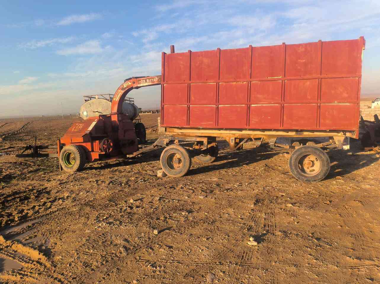 مكينه دكاك تبن وعربانه لبيع 40 وبيها مجال ***********
