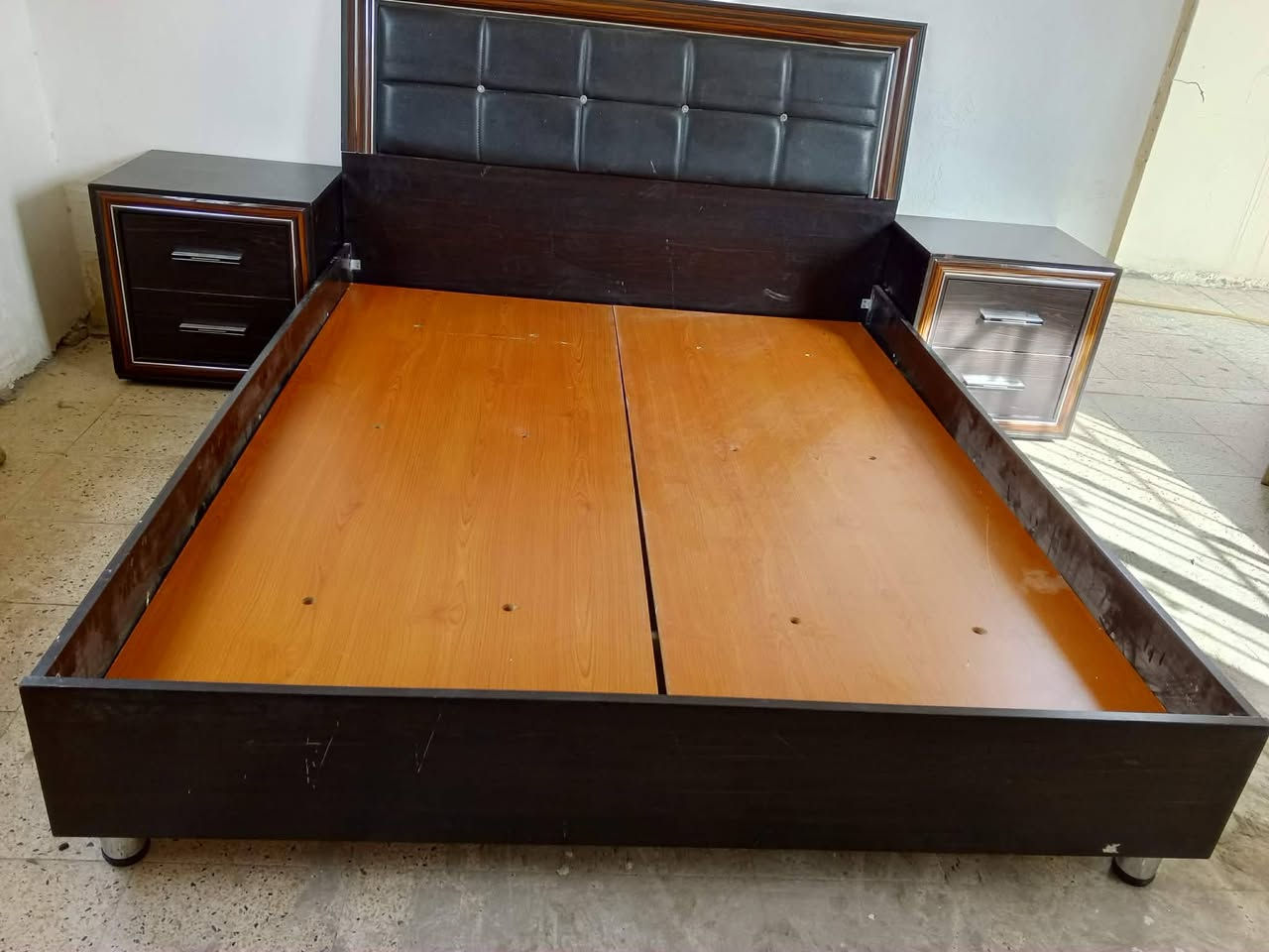 سرير نفرين مع جررات تركي درجة أولى نوعية ثقيلة سعر١٢٠ ***********
