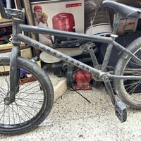 bmx للبيع وذبيوبل قطعه وحده   قطعه نادره السعر اتصال 07711442231