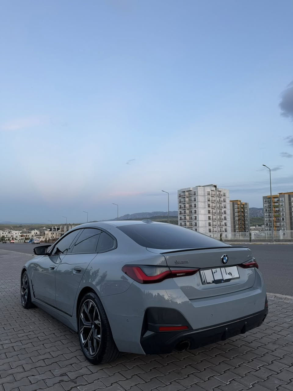 للبيع فقط
Bmw 430i 2024 
بي ام دبليو ٤ سيريس 
السياره خليجيه وكالة عروش 
ماشيه ٤٩ الف كيلومتر فقط 
السياره مكفوله بدون صبغ 
بدي ام بلادي 
داخل احمر
شادولاين باكيج (كلوبات + عطر+مري)اسود بلادي 
وياله ١٩ انش individual 

مواصفات السياره 
٤ ابواب بصمه 
كشنات كهريائه 
كشنات ميموري
مري شفط 
داتاشور HUD 
سلايد 
تشغيل عن بعد 
بصمتين 
ابل كاربلي اندريد اوتو 
حساسات ٣٦٠ 
صندوك شفط 
فتح الصندوك عن طريقة الرجل 

بعد هواي مواصفات 

للاستفسار 
***********
