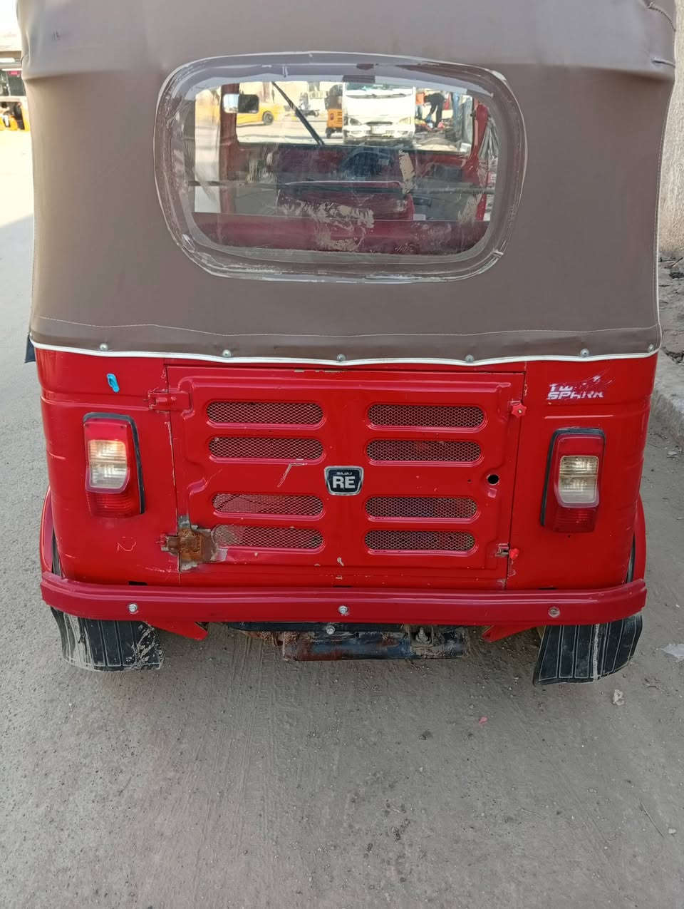 18شهر 12سنويه بابل معمره ومصبوغه عام مكينه 20مجفته ونعمه تخم تاير بيهه دوشمه جديده  مسجل ونشره داخليه كهربائيات كلهه شغاله لايت زنون العنوان بغداد سبع قصور ***********
