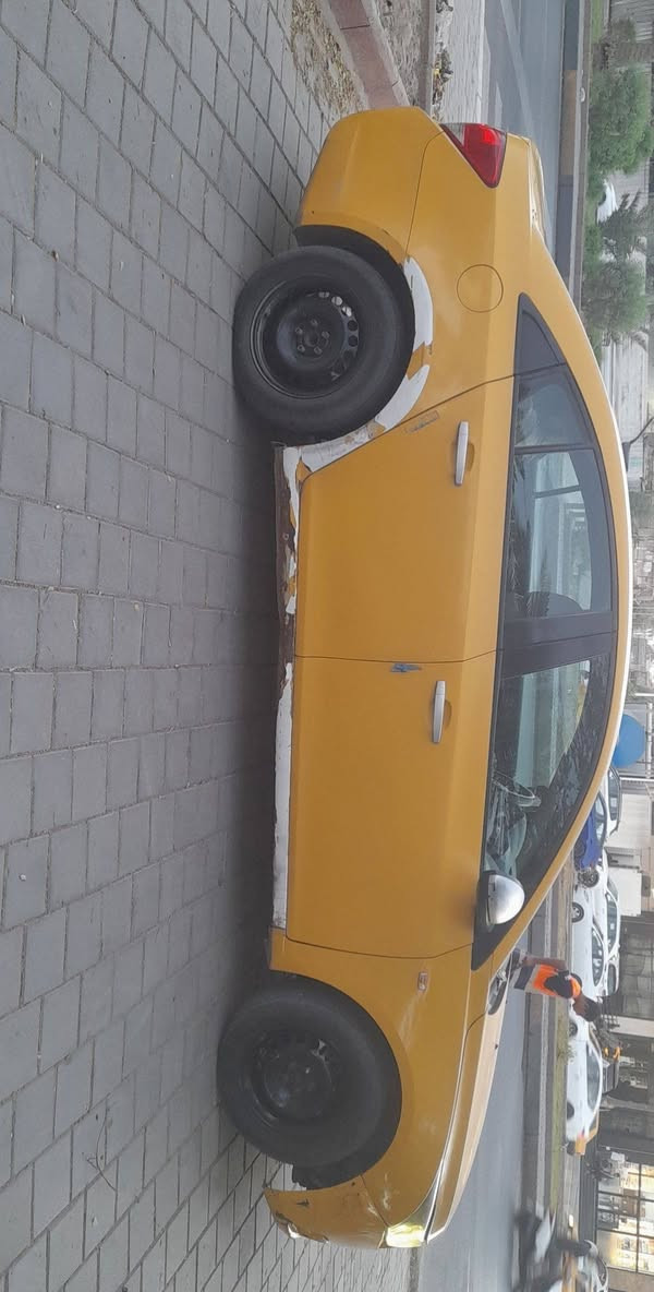 السلام عليكم
شوفر كروز 
موديل 2014 
أمريكي 
محرك 1800 
محرك جديد 
تدفئه تبريد 
سنويه رقم جديد 
السياره نضيفه 
السعر 68 
العنوان الشعب حي اور 
رقم التلفون/  ***********
