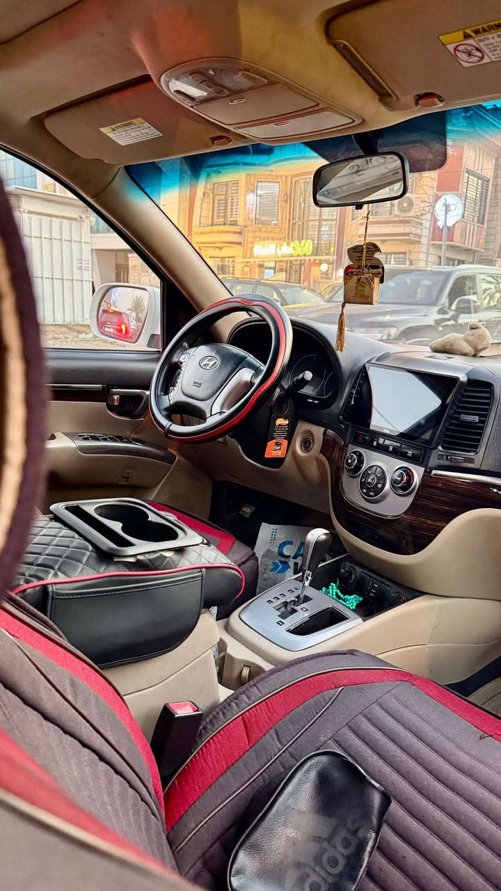 سنتافيا 2010
4 سلندر محرك 2400 
7 راكب 
وارد خليجي 
فول مواصفات 
بصمه 
اشاره بالمرايه
كشن كهرباء  
فتحة 
حساس خلفي 
كامرا خلفية 
تبريد 3 قطع بيانو 
حدادية جديدة 
تخم تاير جديد
رقم بابل مميز مشروع وطني تحويل ثاني يوم 
سيارة مكفولة ماعدا. طخه بالباب الخلفيه 
مكاني  بغداد زيونه 
السعر 140$
  ***********
