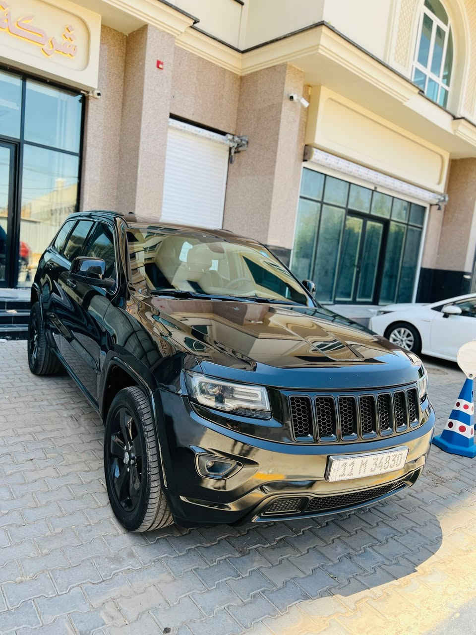 🚗 للبيع جيب موديل 2015 – وارد أمريكي 🇺🇸
📍 الموقع: كربلاء 
📞 رقم الاتصال: ***********
🔹 المواصفات:
- محرك 3600
- تدفئة للمقاعد ، تدفئة ستيرن
- صندوق كهرباء (فتح/غلق بالشفط)
- تشغيل بصمة + تشغيل عن بعد
- كاميرا خلفية
- منظومة زينون
-  فتحة سقف
- تحكم بالستيرن + شفت كير
- كير  (8 سرعات)
- نظام S
- نظام صوت (سستم كامل + دمامات صوت)
- تبريد ثلج قطعتين
- صدر جديد حدادية امامية خلفيه + هزة جديدة
📌 السيارة:
- وارد أمريكي : حادثها ( قطعتين صبغ ) الجاملغ الأمامي الايمن و الجاملغ الخلفي الايمن بدون دواخل لا شواصي و لا لغود . 
- رقم إنكليزي بأسمي 
💰 السعر 172 وبيها مجال قليل 
علماً السيارة جاهزه على اخر حبايه متصرف عليها دينار
