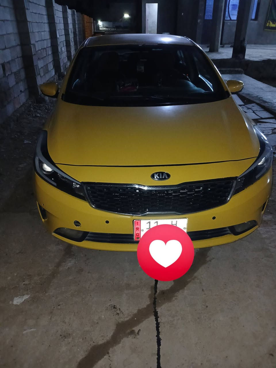 سلام عليكم سياره لبيع فورتي ٢٠١٧ هيئه غرامات مصفره سياره  بسمي كير ومكينه  مكفوله صدر جديد حداديه أمامي وخلفي رقم بغداد انكليزي سكني بغداد حادث بلجنطه  بصمه تخم نص عمر تبريد كهربائية شغالعه باب سايق بي شبر معمر صبع سعر ١٢٠ بيها مجال شي قليل ***********
