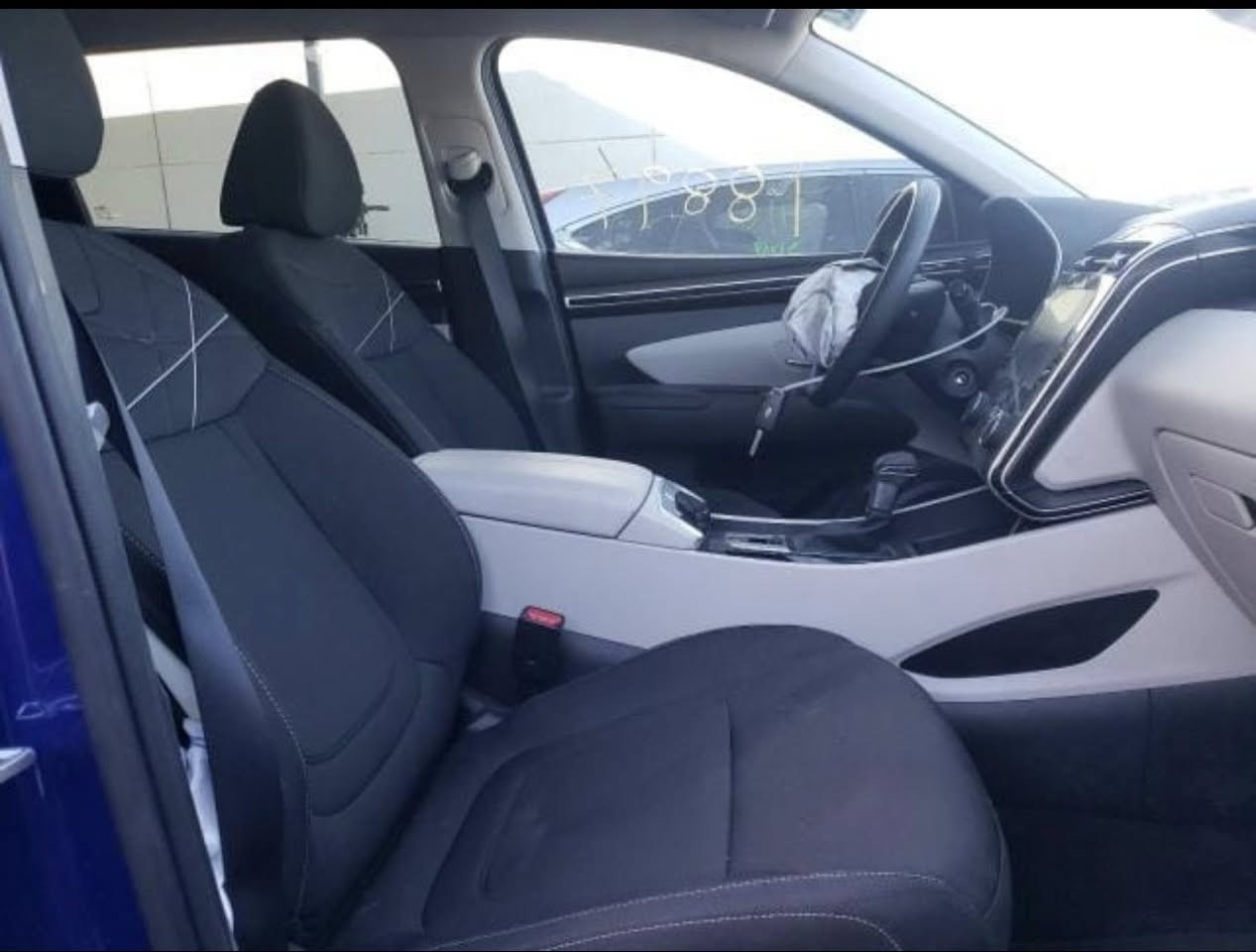 توكسان للبيع مديل ٢٠٢٣ امريكي السعر ١٨٠ بيها مجال بغداد ***********
