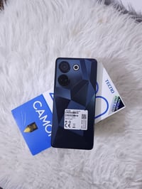 كامون 20 برو • ٢٥٦ • رام ١٦