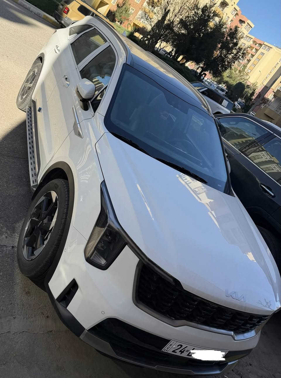 السلام عليكم
كيا سورنتو 2024 
خليجي وكالة كيا نيم داخل الضمان 
ماشيه 5000 
فول مواصفات vip 
بانوراما 
5كامرات
كشن vip منفصل
كشنات اخير كهربائي 
بردات خلفيه 
تشغيل عن بعد 
صندوق كهرب 
ابل كار بلي لاسلكي 
3 قطع تبريد 
مرايا كامره 
اوتو هولد 
شاشه كبير 
وبعد بيها هواي مواصفات 
مكان السياره دهوك 
للاستفسار *********** 
سعر 375 وبيها مجال بسيط
