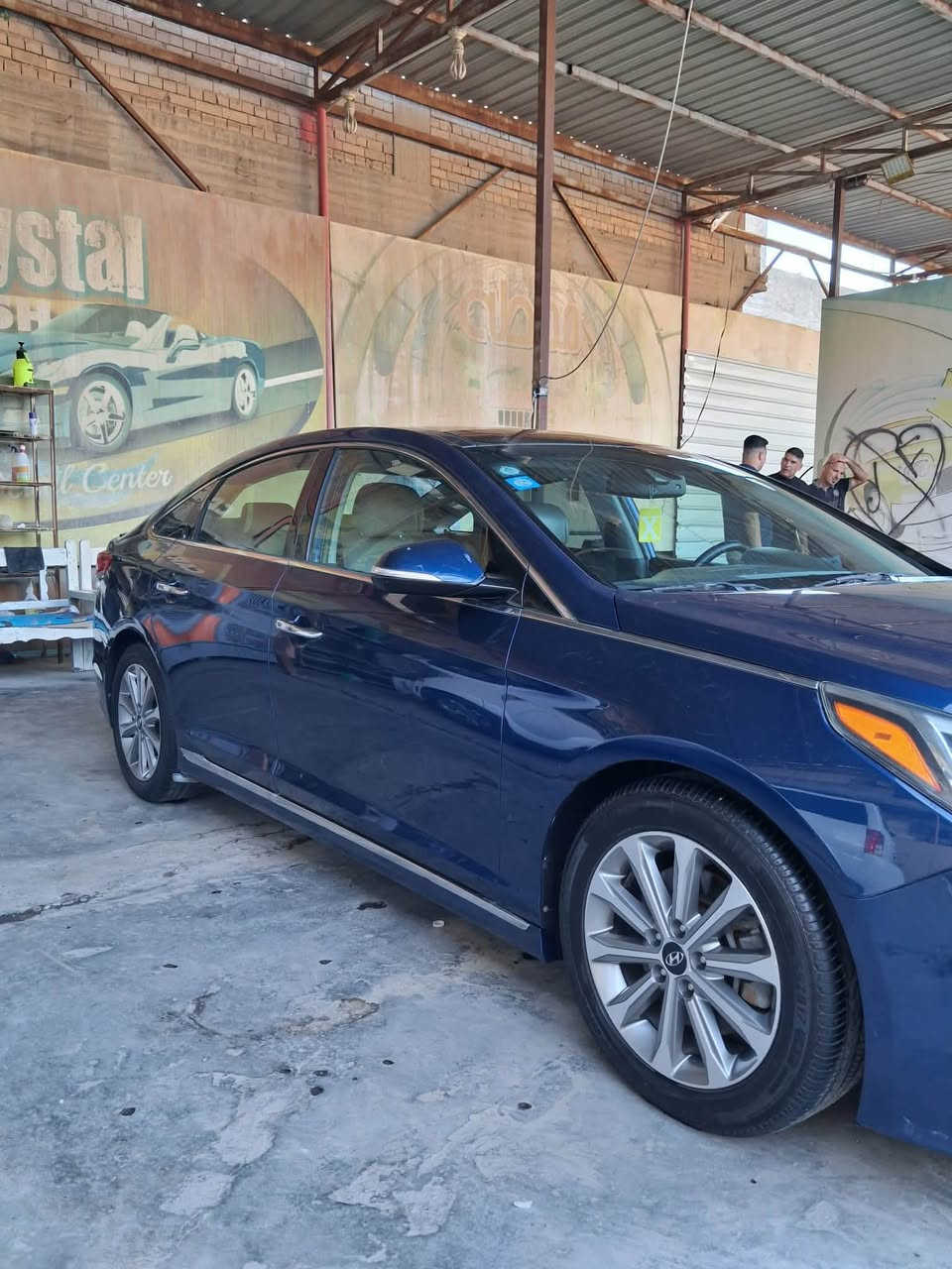 � هيونداي سوناتا لمتد 2016 🚗

📍 وارد امريكي حادثها دعامية فقط
📅 الموديل: 2016 (Limited)
📏 عدد الأميال: 92,000 
🎨 اللون: ازرق
⚙️ المحرك: 2.4 لتر – 4 سلندر

المواصفات:
✅ فل أوبشن (Limited)
✅ فتحة سقف بانورامية
✅ كاميرا خلفية
✅ حساسات أمامية وخلفية
✅ مقاعد جلد
✅ تدفئة وتبريد للمقاعد الأمامية
✅ تشغيل بصمة 
✅ شاشة لمس
✅ مثبت سرعة
✅ مراقبة النقطة العمياء
✅ تنبيه الخروج عن المسار
✅ إضاءة LED / زينون
✅ مكيف ثنائي التحكم 
✅تايرات جدد
✅صدر جديد 
✅محرك و كير على وضع الشركة

السيارة بحالة ممتازة وجاهزة للاستخدام ما ناقصها اي شي.

للاستفسار التواصل على الرقم: 

*********** المحمودية, بابل
