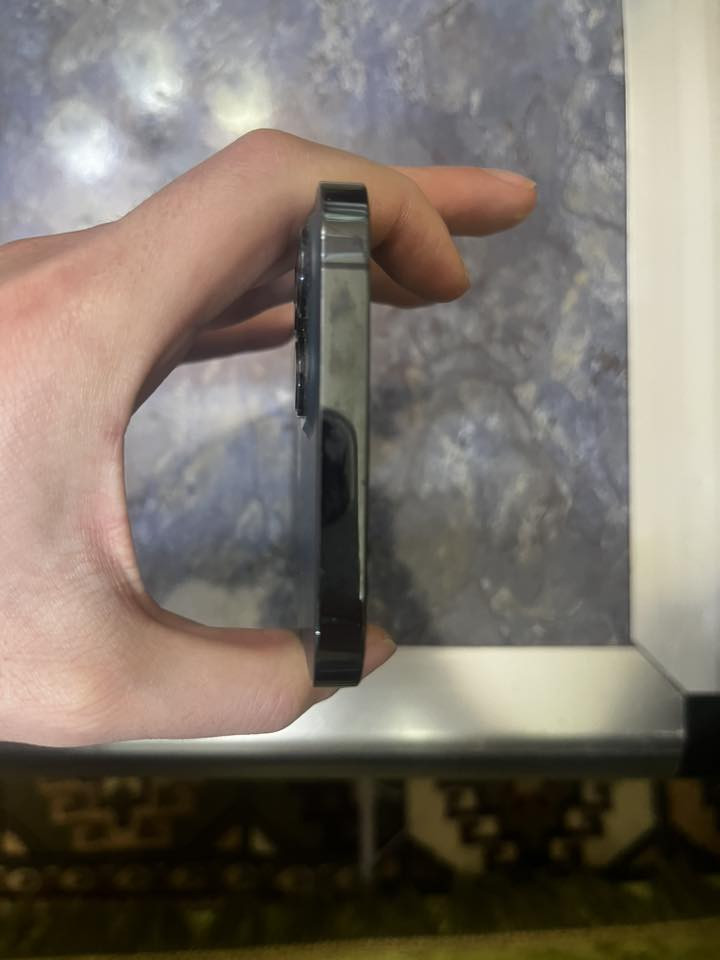 ايفون 12 برو ماكس مبدل بطارية 100 
ومبدل سماعه وفيس ايدي متوقف ذاكره 256 
السعر 340 وبي مجال بسيط للتواصل ***********
