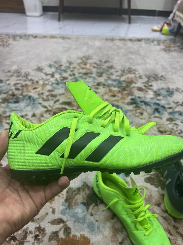 اديداس بالة اصلي 
نظافه فول 
حذاء مسي
السعر تخفيضات 
40الف مع التوصيل 
للحجز ***********
