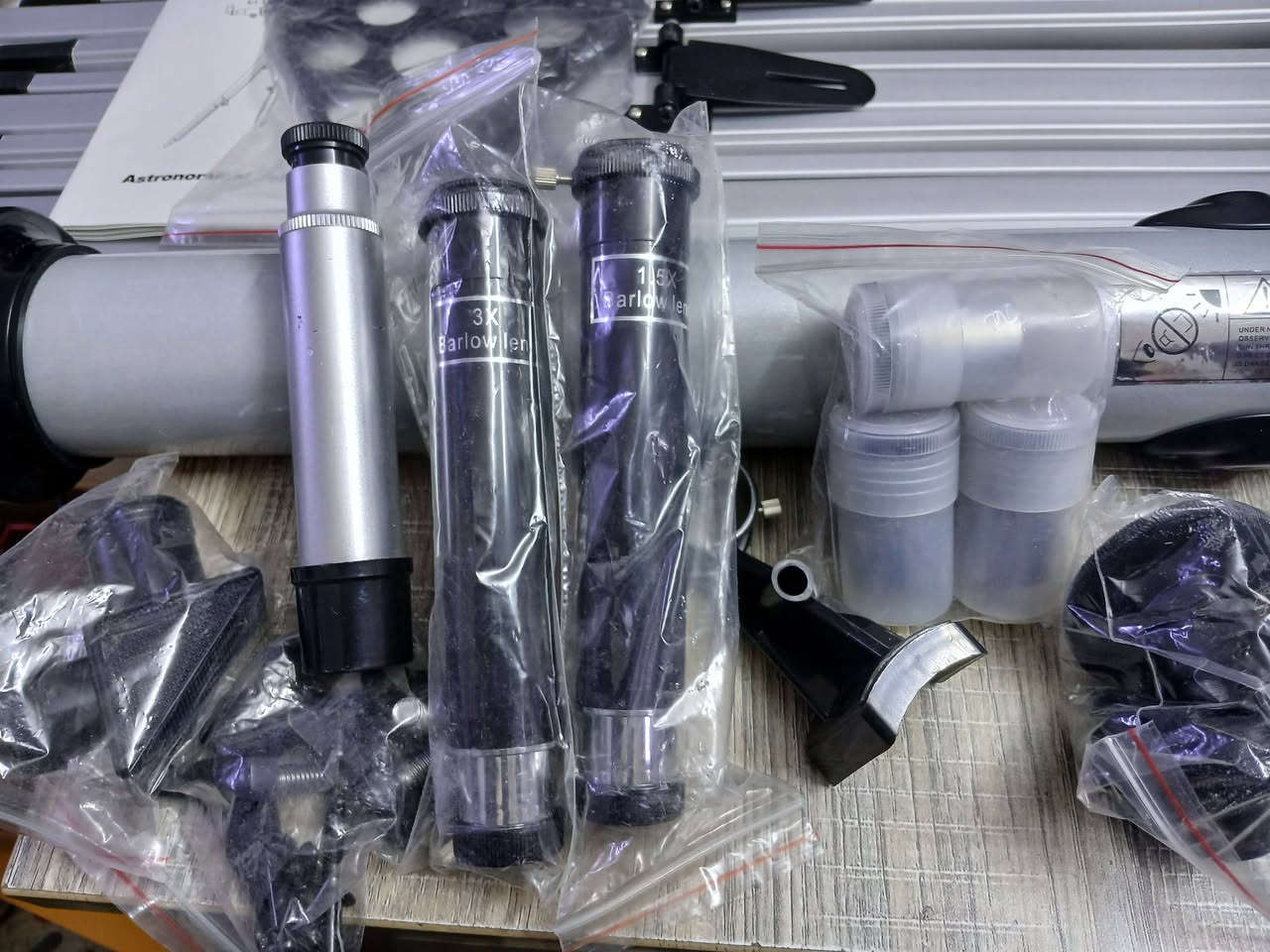 تلسكوب كامل الملحقات مع عدسات واستان بهذا الشكل غير مستخدم


**إذا كنت صاحب هذا الإعلان وتريد حذفه لأي سبب، رجاءا أرسل رسالة إلى الدعم الفني**