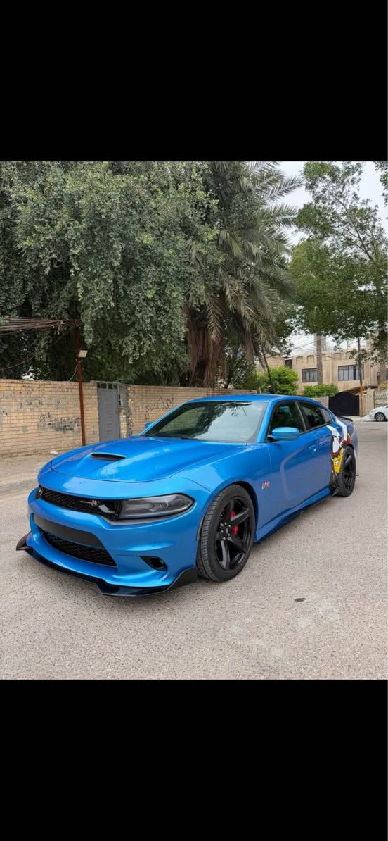 السلام عليكم للبيع جارجر 6400
 سكات باك سوبر تراك باك٢٠١٨
ماشيه ٥٣ الف 
حادثه جداً بسيط بدون لغد بدون شاصي بدون ايرباك بنيد فقط مبدل ومصبوغ وشبر بالجاملغ الايسر الخلفي كلير مو اكثر من شبر 
تراي زيرو سياره جاهزه صدر تايرات دسكات 
مواصفات السياره 
شاشه كبيره كار بلي
تشغيل عن بعد
شفتات ستيرن
كشنات كنتاره وجلد 
كشنات كهرباء 
كشنات الاماميه تدفئه تبريد
الكشنات الخلفيه تدفئه
خزن ميموري
كامره دواره 
حساس خلفي 
رادار جانبي
مري قلاب 
نقطه عمياء
مري تدفئه 
ستيرن تدفئه
الاظافات الي ع السياره
بيه دركه فور جت الياف طبيعي
بيهه ويل نجمه خسفه قويه اصلي 
تايرات خلفيه ٣١٥ امامي ٢٧٥
لد تكساس 
كت لحايه لامع
بيهه اويل برثر 
شوته K&n
اويل كاج كان
ستريس بار اصلي 
بيهه برمجه مصطفى ايگل 
كت اوف وطلقات وببكورن
سياره مكينه كير مكفولا وكلش قويهه 
فول نعومه 
السعر ١٩٠ وبيهه مجال للطيبين الماعنده ياخذه بلاش
مكاني بغداد حي توس افاق عربيه
*********** تونس
