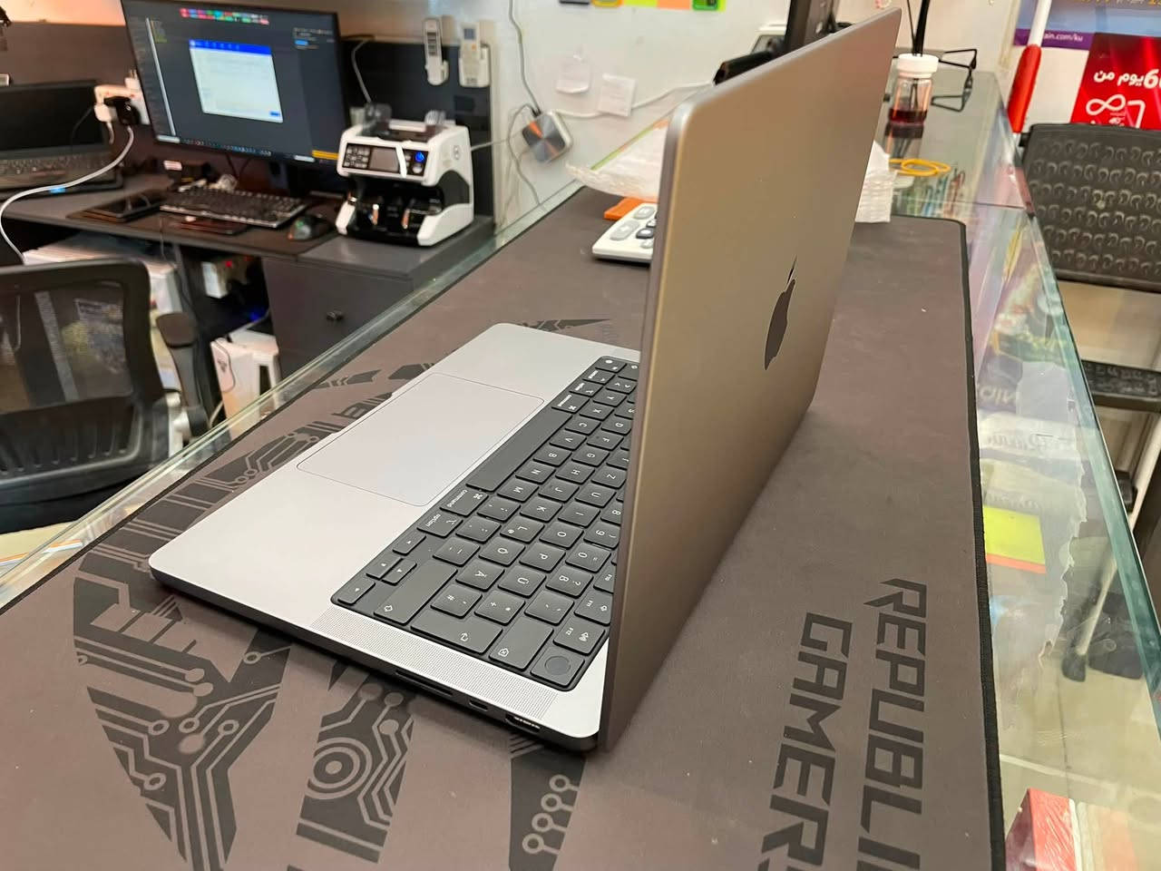 MacBook Pro 14-inch 2023
Apple M2 Pro 💻

16 GB 

512 GB 

38 Cycle Count 

1.600.000 Price 

***********  WhatsApp📱
