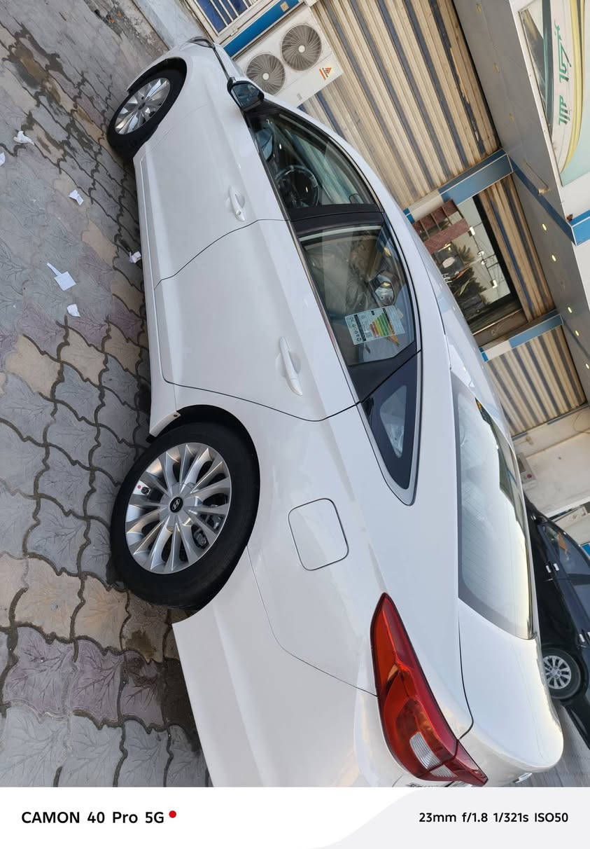 سلام عليكم سوناتا مديال 17 خليجه مكفوله تفاصيال تصال   *********** ***********
