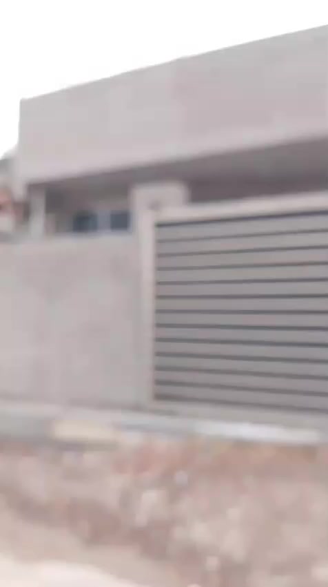 السلام عليكم  بسبب الوعود الكاذبه بيت البيع قرية بيت شنيتر مساحة 150 واجه سبع ونص البيت جديد صار شهر من كمل كله شغل فوال غرفه وصاله واستقبال ومطبخ وصحيات داخليه وخارجيه  البيت مجهز بالكامل. مجاري ومي وكهرباء.   التصوري موجود الي يحب بتواصل وياي السعر المطلوب 70
الهاتف 

***********

***********
