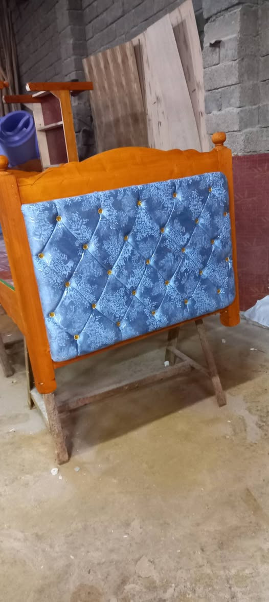 تخت دوشمه رقم واحد شرط الخشب درجه اولى
***********
