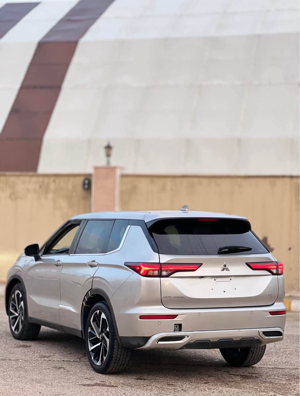 مستيبوشي اوتلاندر 2024 

پێش و پاش كەپس 
 
سبغ جملغ درگه ربع بونلد
 
ارباك سيستم شريكه
 
ماسفات SE AWD فول بس بانورما نيه

رقم كاتي شرتي رقم 

شوين اكري

رقم تلفون /***********
