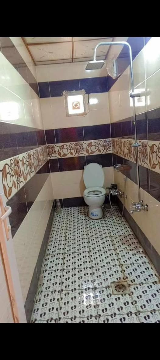 اعلان🔔دار للبيع طابو صرف خارطة سليماني⚡️
مساحة 150 متر طابقين ونصف 
واجهة 6 متر
الموقع♦️كركوك منطقة ساحة الاحتفلات نهاية  السايدين خلف  الشارع التجاري مال معوقين مكان مميز✅
يتكون الدار 🏠
الطابق الاول:كراج دفن ▪️حولي▪️استقبال ▪️هول ▪️غرفة منام ▪️صحيات
الطابق الثاني▪️غرفة نوم كبيره▪️صاله▪️صحيات
الطابق الثالث:غرفة نوم ▪️بلكونه كبيره
💯مع الدار بأتي كاونترات المطبخ مع اربعه سبالت جديده
السعر خاص لطفاً 💵
✅ احصل على منزل أحلامك معنا، نحن مكتب عقاري موثوق ومتخصص في تلبية احتياجاتك السكنية
لاتتردد في زيارتنا او الاتصال بنا •                                         👑جنة الامل للعقارات 👑
 📞***********  ابو جنة
📞 *********** ابو يوسف
 📞***********  احمد
الفرع الأول : دوميز منطقة ال 55 مقابيل #تانكي #دوميز
الفرع الثاني : حي الواسطي مقابيل #باب اللواء ٦١ وقرب # تقاطع #الاصدقاء
                    #صفحة #المكتب 
https://www.facebook.com/profile.php6&mibextid=ZbWKL
