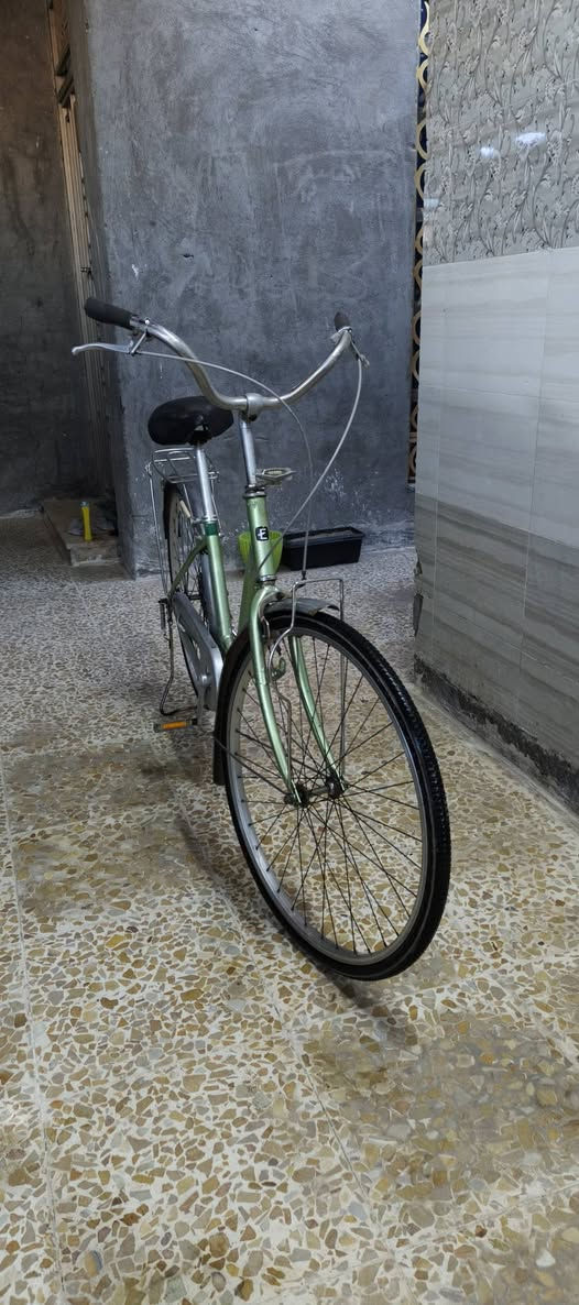 سلام عليكم باسكل بناتي حجم 26 لبلسكل مكفول حلو ونضيف سعر 75مكان تاجي سبع البور ***********🩵
