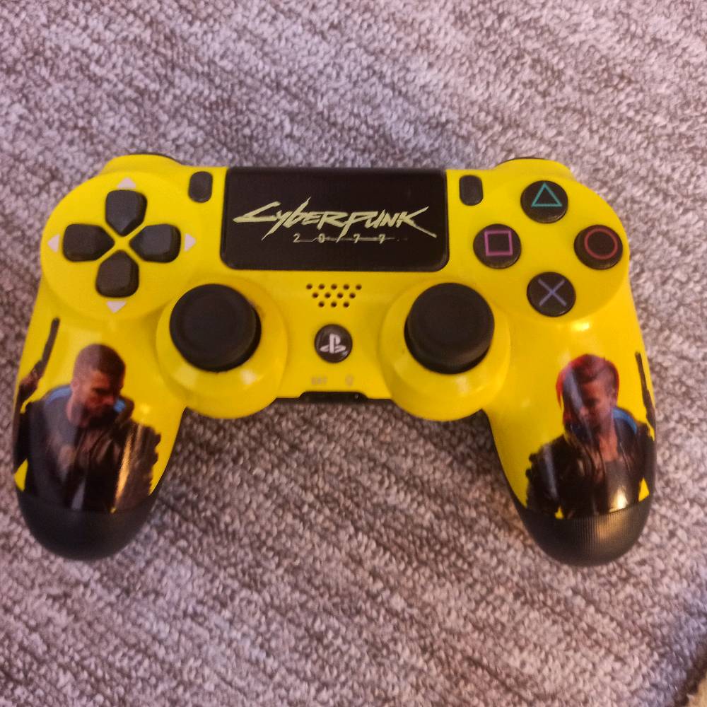 البلي يجي وياه اقراص 2 قرص ديترويت وقرص بيس 2019 
ويده واحده الاكس داخل ليجوه بس شغال ما بيه مشكله 
وبالبلي موجود حساب اماراتي ناسي كلمة السر مالته 
منزل بيه العاب 
فورت نايت 
فول قايز 
روكت ليج
براول هالا
ذة فاينال 
وديترويت 
وبيس 
السعر225 الف دينار 
ما عندي توصيل 
مكاني بغداد الدورة داخل المصفىى 
للتواصل عبر الواتس اب بهذا الرقم ***********