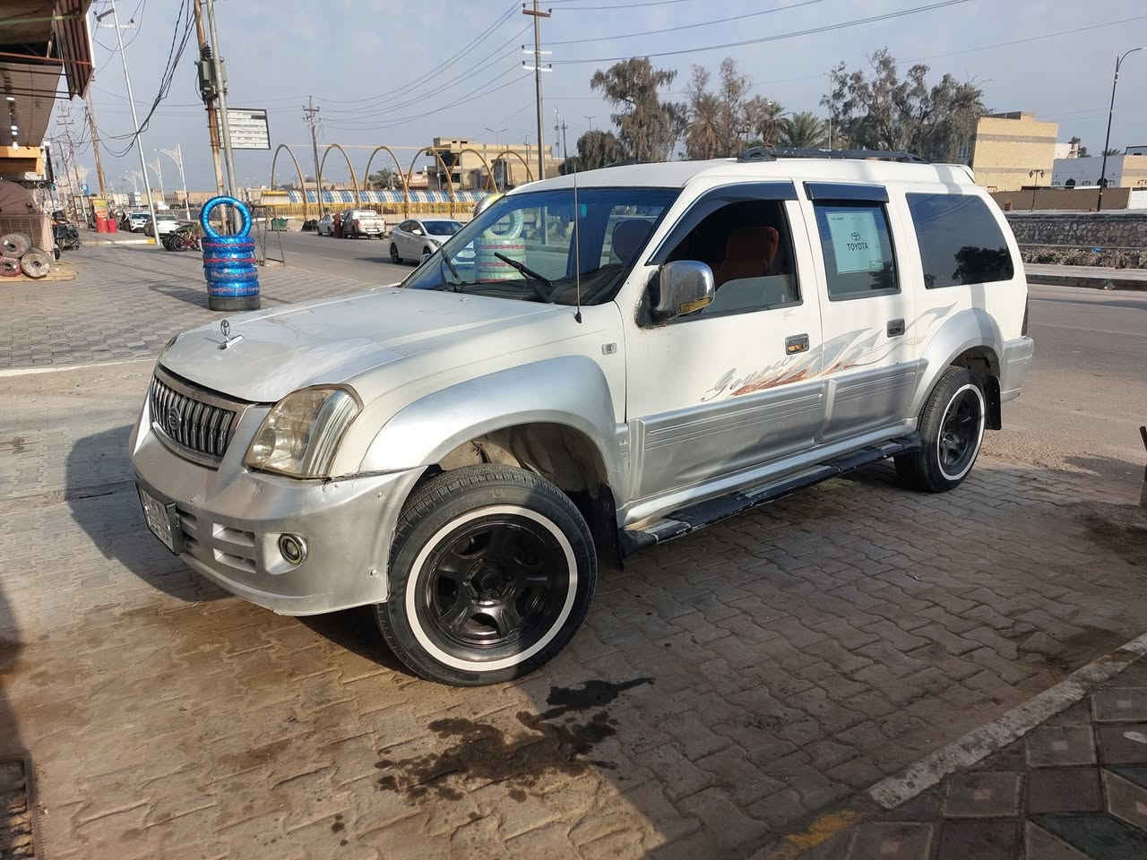 للبيع موديل 2008 مكينه وكير ونجي الكير بي صفنه بل بك جاهزه مانقصها شي بس البك رقم بغداد السعر 45 وبيها مجال مكان السياره سماوه رميثه ***********
