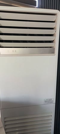 للبيع سبلت سامسونج  4 طن انفيرتر  عمودي . استخدام.سنه وحده.. 078306640...