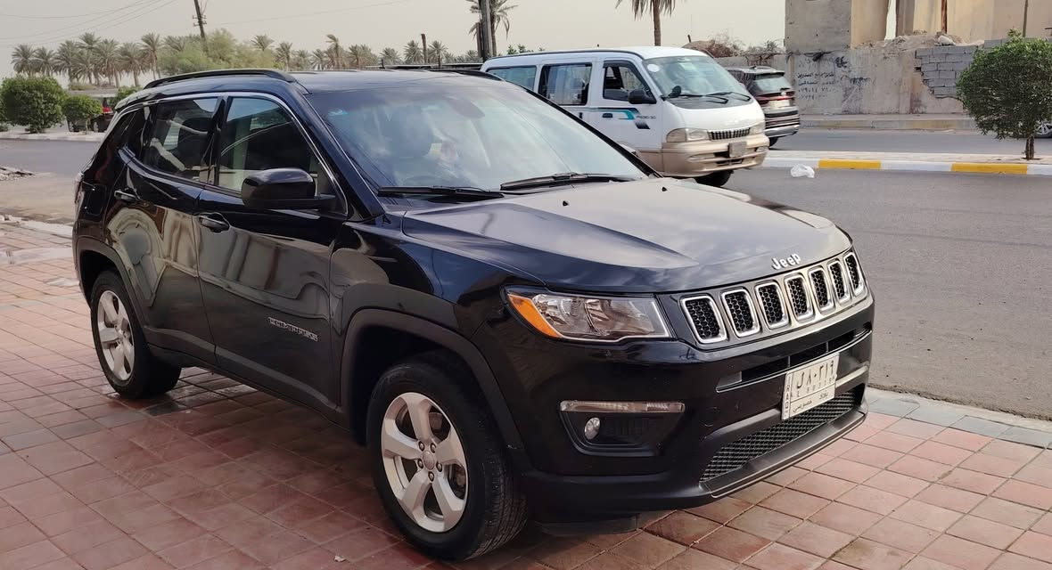 يا الله السلام عليكم جيب كومباس موديل  2020 رقم بغداد بسمي فول ماعده الفتحه والرادار حادث امامي مبدل بونيد فقط وبارد بخشم الجاملغ مكفوله شواصي ولغود ومكفوله من الصبغ شادلها  زوج تاير جديد وشادلها باتري كوري كبير + باتري صغير كوري  شادلها دوشمه تركي اصلي ومدوشم ارضيه جلد + جنطه السيارة مابيها نقص صدرها خير من الله كير 9  نمر محرك 4 سلندر 2400 ماشيه 38  قابله للزياده
السعر 160 ورقه بيها مجال حك الجيه مكان السيارة مدينة بسمايه هاتف بي واتساب ***********
اسف عل اطاله
