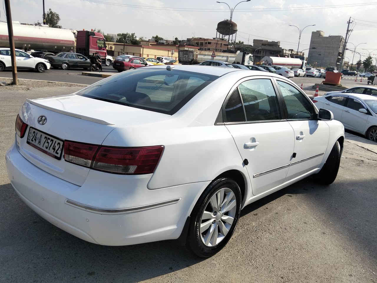 سلام عليكم سوناته للبيع مديل 2010 لون ابيض مصبوغه عام جماليه مال تكشير شرط بدون ضرر كير مكينه شرط حجم المحرك 2000 خط واحد قطاره مال بانزين رقم مسطره جيد دهوك سمويه ل 30 مكان السياره موصل الايمن *********** السعر 98
